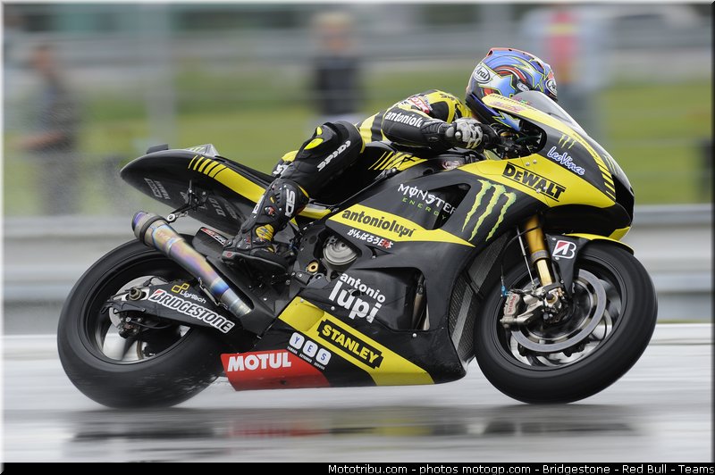 motogp_edwards_012_republique_tcheque_brno_2011