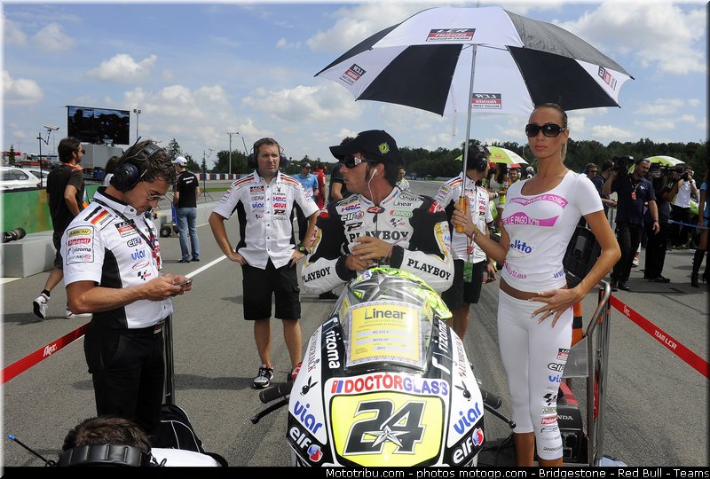 motogp_pitbabe_013_republique_tcheque_brno_2011