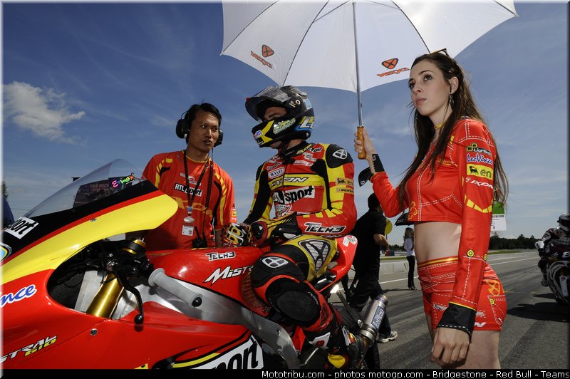 motogp_pitbabe_032_republique_tcheque_brno_2011