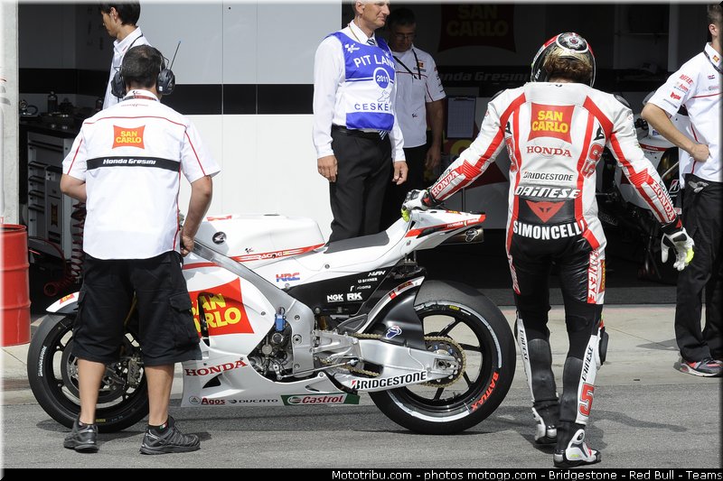 motogp_simoncelli_001_republique_tcheque_brno_2011