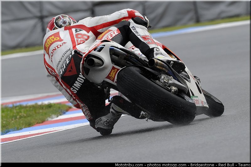 motogp_simoncelli_028_republique_tcheque_brno_2011
