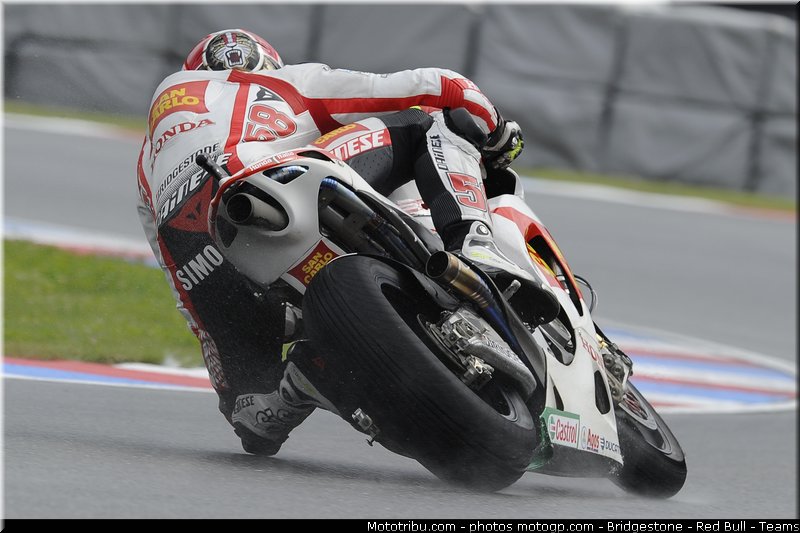 motogp_simoncelli_029_republique_tcheque_brno_2011