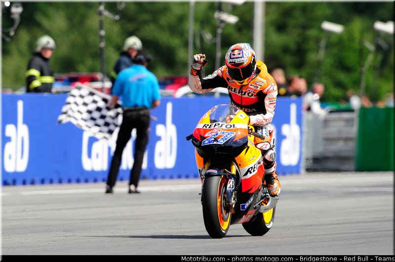 motogp_stoner_055_republique_tcheque_brno_2011