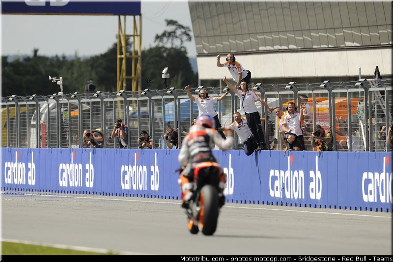 motogp_stoner_065_republique_tcheque_brno_2011