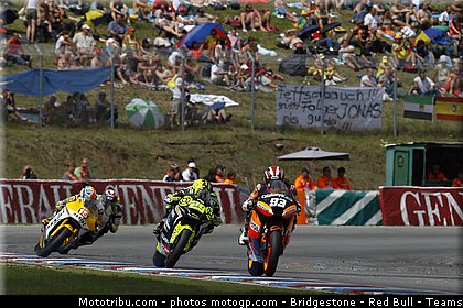moto2_004_republique_tcheque_brno_2011.jpg