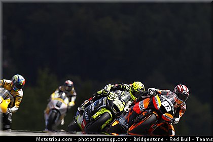 moto2_006_republique_tcheque_brno_2011.jpg