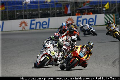 moto2_020_republique_tcheque_brno_2011.jpg