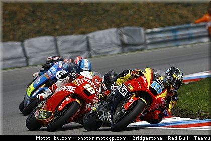 moto2_021_republique_tcheque_brno_2011.jpg