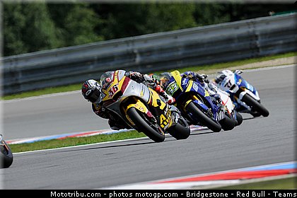 moto2_031_republique_tcheque_brno_2011.jpg