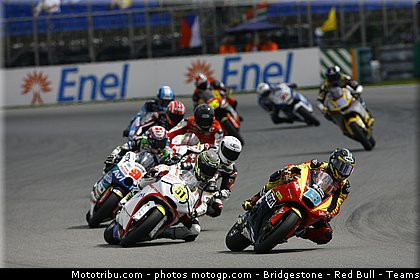 moto2_036_republique_tcheque_brno_2011.jpg