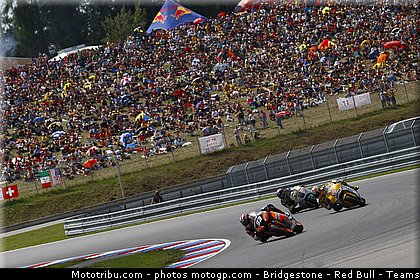 moto2_041_republique_tcheque_brno_2011.jpg