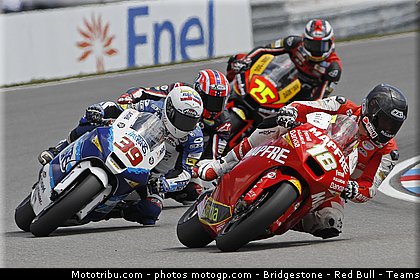 moto2_042_republique_tcheque_brno_2011.jpg