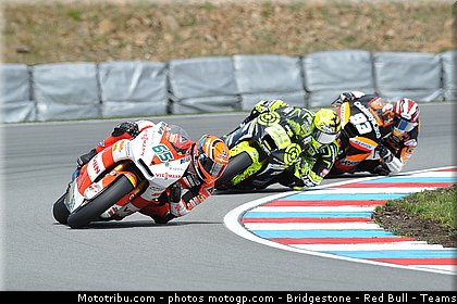 moto2_047_republique_tcheque_brno_2011.jpg