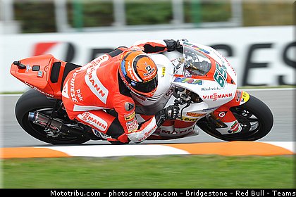 moto2_bradl_005_republique_tcheque_brno_2011.jpg
