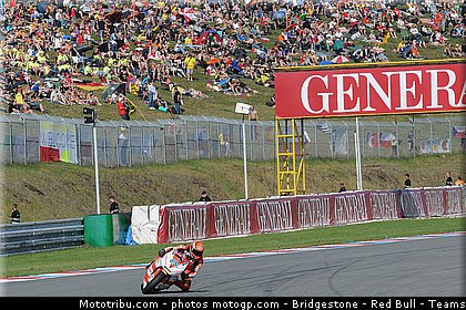 moto2_bradl_014_republique_tcheque_brno_2011.jpg