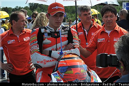 moto2_bradl_017_republique_tcheque_brno_2011.jpg