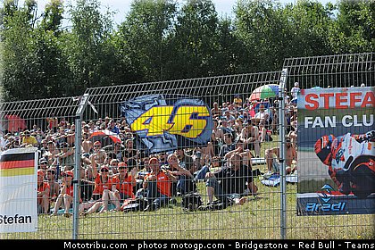 moto2_bradl_018_republique_tcheque_brno_2011.jpg