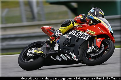 moto2_simeon_003_republique_tcheque_brno_2011.jpg