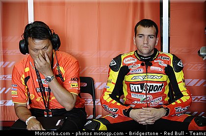 moto2_simeon_006_republique_tcheque_brno_2011.jpg