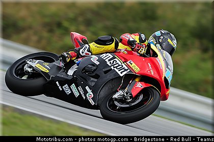 moto2_simeon_009_republique_tcheque_brno_2011.jpg
