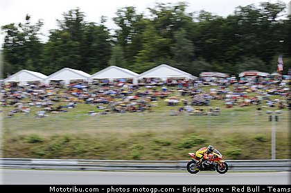 moto2_simeon_021_republique_tcheque_brno_2011.jpg