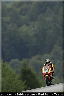 moto2_simeon_022_republique_tcheque_brno_2011.jpg