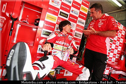 moto2_simon_005_republique_tcheque_brno_2011.jpg
