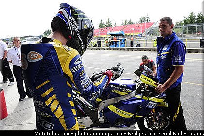 moto2_smith_001_republique_tcheque_brno_2011.jpg