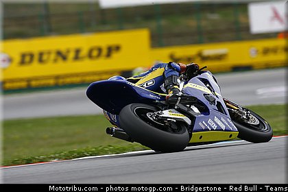 moto2_smith_005_republique_tcheque_brno_2011.jpg