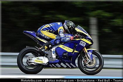 moto2_smith_010_republique_tcheque_brno_2011.jpg
