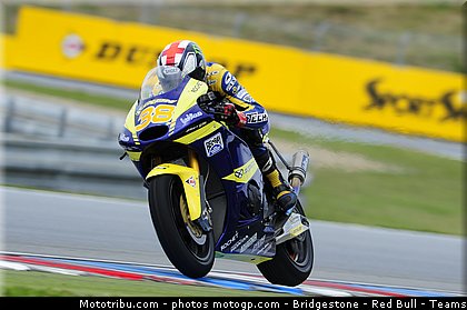 moto2_smith_014_republique_tcheque_brno_2011.jpg