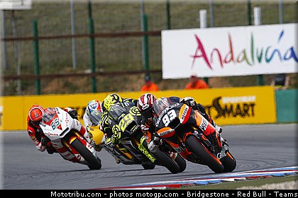 moto2_tech3_001_republique_tcheque_brno_2011.jpg