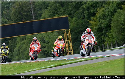 motogp_042_republique_tcheque_brno_2011.jpg