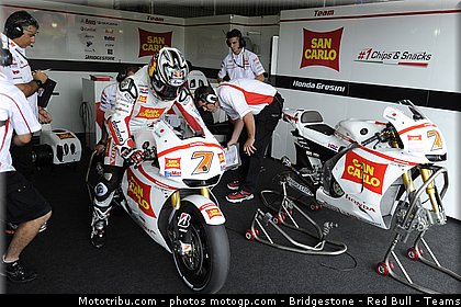 motogp_aoyama_006_republique_tcheque_brno_2011.jpg