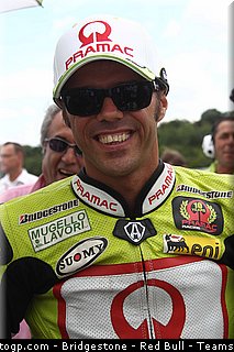 motogp_capirossi_007_republique_tcheque_brno_2011.jpg