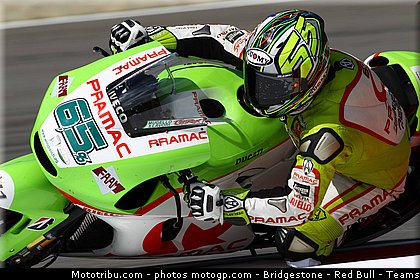 motogp_capirossi_009_republique_tcheque_brno_2011.jpg