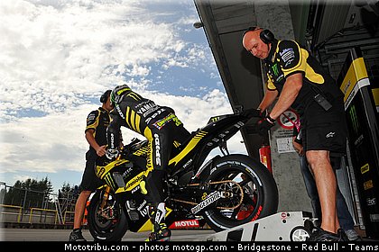 motogp_crutchlow_018_republique_tcheque_brno_2011.jpg
