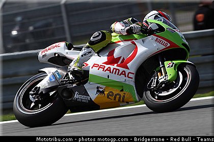 motogp_de_puniet_008_republique_tcheque_brno_2011.jpg