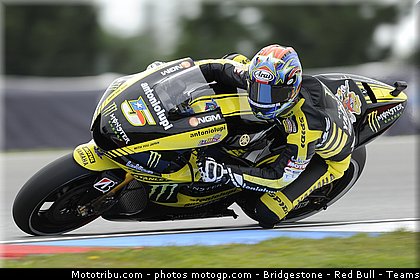 motogp_edwards_002_republique_tcheque_brno_2011.jpg