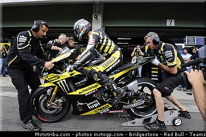 motogp_edwards_014_republique_tcheque_brno_2011.jpg