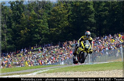 motogp_edwards_023_republique_tcheque_brno_2011.jpg