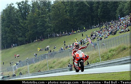 motogp_hayden_001_republique_tcheque_brno_2011.jpg