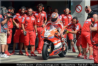 motogp_hayden_008_republique_tcheque_brno_2011.jpg