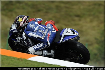 motogp_lorenzo_002_republique_tcheque_brno_2011.jpg