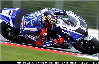 motogp_lorenzo_003_republique_tcheque_brno_2011.jpg