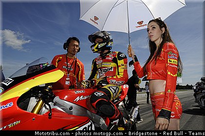 motogp_pitbabe_032_republique_tcheque_brno_2011.jpg