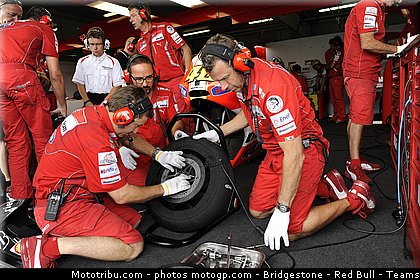 motogp_rossi_011_republique_tcheque_brno_2011.jpg