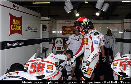motogp_simoncelli_004_republique_tcheque_brno_2011.jpg