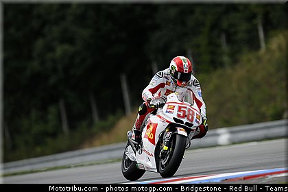 motogp_simoncelli_007_republique_tcheque_brno_2011.jpg