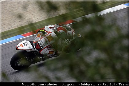 motogp_simoncelli_009_republique_tcheque_brno_2011.jpg